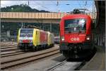 1116 185 fhrt mit dem EC 87  TIEPOLO , von Mnchen nach Venezia Santa Lucia, aus dem Bahnhof Kufstein.