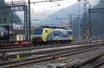 E 189 912 von Lokomotion  Moving Europe  stand am 1.08.09 mit ihrem Containerzug abfahrtbereit im Bahnhof Brenner/Brennero.