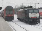Hier links ein RE3 von Schwedt/Oder nach Elsterwerda und rechts ES64 F4-204, diese beiden Triebfahrzeuge standen am 24.1.2010 in Angermnde.