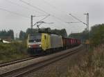 Die ES 64 F4-014 am 14.10.2010 mit einem Stahlschrottzug unterwegs bei Grokarolinenfeld.