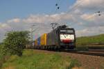 ERS Railways ES 64 F4-997 mit dem DGS 40103 von Maasvlakte West nach Melzo, bei Erbach (Rheingau); 13.05.2011