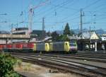 ES 64 F4-009 und ES 64 F4-030 stehen am 02.August 2013 mit einem Sattelzug in Kufstein.