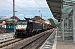 Am heiße Nachmittag des 07.06.2014 eilte die MRCE/SBB Cargo ES 64 F4-993, die an diesem Tag den gemischten Güterzug von Saarrail ins Saarland beförderte, durch Emmendingen dem Fahrziel
