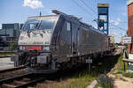 Die Elektrolok Siemens ES 64 F4 im Hamburger Hafen am 04.06.2014...