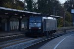 MRCE 189 099 für LOCON fahrend muss in Rheydt Hbf warten bis die RE34 nach Mönchengladbach durchgefahren ist.