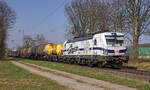 Lokomotive 193 364 am 16.03.2022 mit einem gemischten Güterzug in Boisheim.