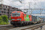 Siemens Vectron 193 301-9 der DB durchfährt am 11.06.2024 den Bahnhof Rheinfelden.