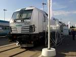 193 844 (Vectron) von Siemens für den Bahnbetrieb in Finnland steht auf dem Frei- und Gleisgelände der Messe Berlin zu den Besuchertagen der InnoTrans 2016. [25.9.2016]