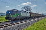 193 270 von der ELL ist mit einen Gedreidezug am 10.05.2017 in Richtung Norden bei Retzbach-Zellingen unterwegs.