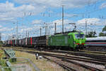 Siemens Vectron 193 281-3 durchfährt den badischen Bahnhof.