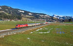 193 288 mit D305 am 30.12.2023 bei Kirchberg in Tirol.