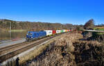 193 845 mit einem Containerzug am 28.01.2024 bei Sandbach.