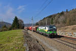 193 245 mit einem Güterzug am 13.03.2017 bei Wernstein am Inn.