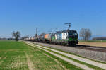 193 237 mit einem Kesselzug am 28.03.2017 bei Langenisarhofen.