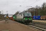 193 237 mit Containerzug in Fahrtrichtung Norden.