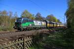 193 203 mit geschlossenen ARS-Autotransportwagen in Fahrtrichtung Süden. Aufgenommen in Wehretal-Reichensachsen am 21.04.2016.