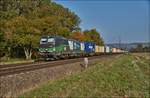 193 238 mit einen Containerzug am 10.10.2018 bei Himmelstadt.