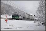 193 720 mit Güterzug kurz vor Hönigsberg am 12.12.2018.