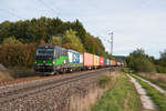 193 237 ELL/WLC mit einem Containerzug bei Postbauer-Heng Richtung Nürnberg, 26.09.2018