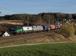 Die 193 228 und die ES 64 U2-100 mit einem Getreidezug am 17.03.2019 unterwegs bei Haiding.