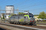 Siemens Vectron der BLS 475 406-5 verlässt das Abstellgleis beim Bahnhof Pratteln.