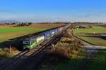 193 245 mit einem Containerzug am 18.11.2019 bei Stephansposching.