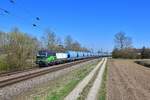 193 764 mit einem Getreidezug am 05.04.2020 bei Langenisarhofen.