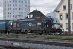 Eingemietete Siemens Vectron 193 711-9 der BLS durchfährt den Bahnhof Pratteln.