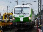 SIEMENS VECTRON 193 240 DER SETG IM BAHNHOF SIEGEN  Am 5.6.2020 wird bei der Vectron auf dem Nebengleis zum Ringlokschuppen  der Beleuchtungstest gemacht....