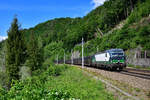 193 202 mit einem leeren Autozug am 11.06.2020 bei Ingling.