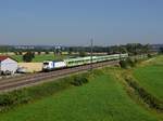 Die 193 813 mit dem Alpen Sylt Nachtexpress  am 19.07.2020 unterwegs bei Donauwörth.