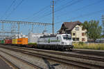 Siemens Vectron 476 451-0 durchfährt den Bahnhof Rupperswil.