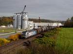 Die 193 993 mit einem Kesselzug  am 23.10.2020 unterwegs bei Schalding.