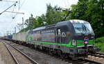 TX Logistik AG, Troisdorf [D] mit der ELL Vectron  193 264  [NVR-Nummer: 91 80 6193 264-9 D-ELOC] und Containerzug Richtung Hamburger Hafen am 07.06.21 Durchfahrt Bf.