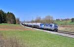 193 999 mit einem Kesselzug am 23.04.2021 bei Sinngrün.