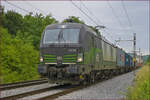 ELL 193 286 zieht Containerzug durch Maribor-Tabor Richtung Koper Hafen.