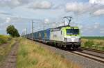 Mit einem LKW-Walther rollte der Captrain-Vectron 193 896 am 30.06.21 durch Braschwitz Richtung Halle(S).