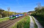 193 284 + 1193 980 mit einem Containerzug am 28.04.2021 bei Seestetten.