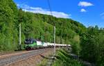 193 752 + 193 285 mit einem Knickkesselzug am 14.05.2021 bei Ingling.