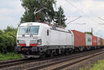 Noch ziemlich frisch wirkt die 193 598 am 27.07.2021 auf der linken Rheinstrecke bei Mülheim-Kärlich.