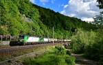 193 285 + 193 765 mit einem Knickkesselzug am 29.05.2021 bei Ingling.