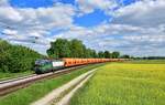 193 723 mit einem Getreidezug am 30.05.2021 bei Langenisarhofen.