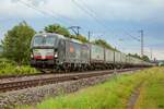 193 714 BLS mit KLV in Thüngersheim, August 2021.