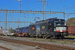 Siemens Vectron 193 716-8 der BLS durchfährt den Bahnhof Pratteln.