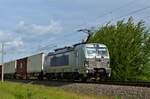 383 408-2 Durchfuhr am 25.05.2021, mit einem Containerzug, Vietznitz in Richtung Falkenhagener Kreuz.