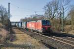 193 941-2 mit einem Aufliegerzug bei Kerzell am 23.03.2022