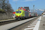 Noch in fabrikneuem Lack glänzt Vectron 193 404 D-ATLU der Alphatrain, als er am 2.