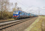 193 516-2 mit einem Walterzug in Richtung Süden unterwegs,bei Kerzell am 22.03.2023