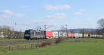 boxXpress.de 193 856 mit einem Containerwagenzug Richtung Bebra, am 05.04.2023 in Hauneck.