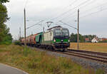 Mit einem Wascosa-Silozug war 193 935 der ELL am 03.10.23 unterwegs Richtung Falkenberg(E), hier rollt der Vectron durch Wittenberg-Labetz.